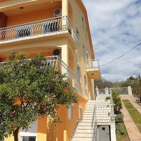 Apartman Leoalemar *